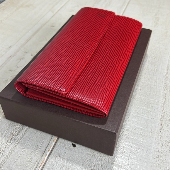 Louis Vuitton Epi Red Long Wallet ✅COA Included - Picture 3 of 16